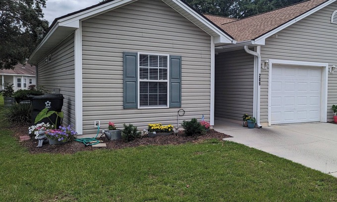 Dock Junction Casa | Louise's Coastal Cottage - Pet Friendly. 15 min to St. Simons