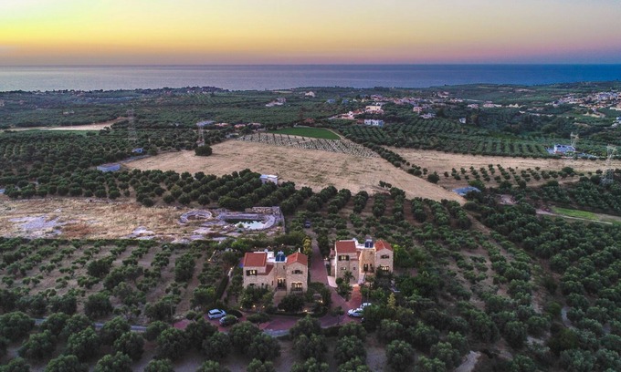 Asteri Villa | Louloudaki Villas. ¡Un complejo de villas en la naturaleza de Creta!