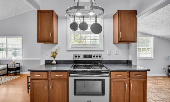 Columbus Casa | Central Location | Fresh Remodel | Family Friendly