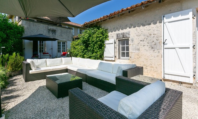 Lusignac Casa | Loups d'Or up to 10 guests + private salt water pool + panoramic views