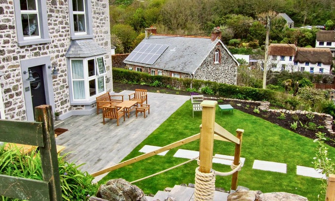 Cadgwith Casa | LOUVAIN, family friendly, luxury holiday cottage in Ruan Minor