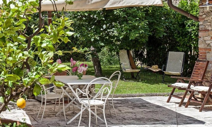 Sesto Fiorentino Apartamento | Históricas Toscana Villa Apartamentos con piscina compartida