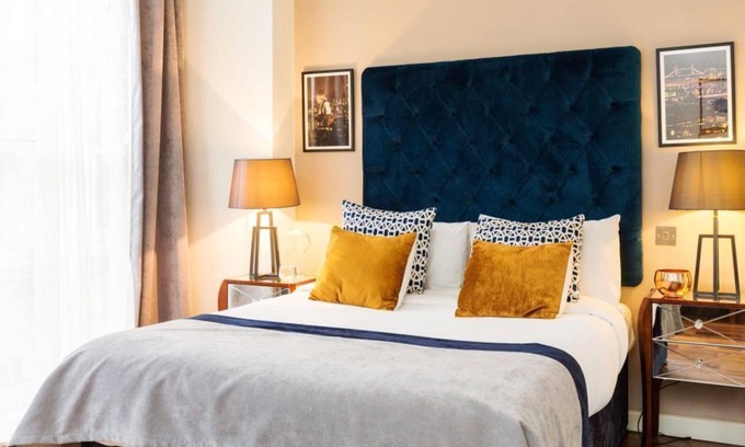 Bridge Casa | Lovat Lane Love Nest