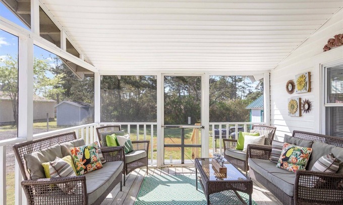 Chincoteague Casa | Love and Luck on Chincoteague Island!