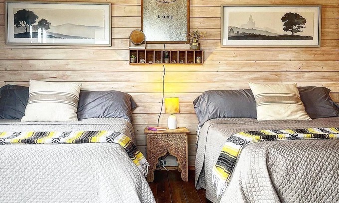 Dripping Springs Cabina | Love Cabin @ 13 Acres - Stay/Swim/Shop/Yoga