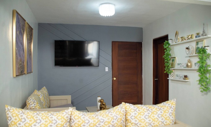 Santiago de los Caballeros Casa | Lovely 3-bedroom building in Santiago with fitness room, WiFi, AC