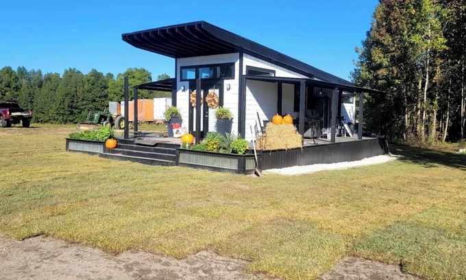 Chesterfield County Casa | Love Highland Cows? Experience them up close in our tiny house in Jefferson, SC