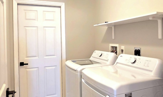Port Saint Lucie Casa | Love Islander's Retreat - Sleeps 14 with Pool & Game Room