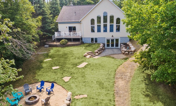 Brainerd Casa | Love Lake - Gull Lake Chain | Entertain | Firepit