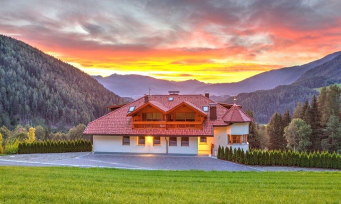 San Lorenzo di Sebato Chalet De Esquí | Love Nest Comfortable holiday residence