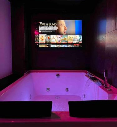 Le Mourillon Apartamento | Love room avec jacuzzi toulon
