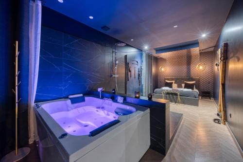 Aix-les-Bains City Center Apartamento | Love Room L'Aixtase - Oasis Romantique à Aix-les-Bains