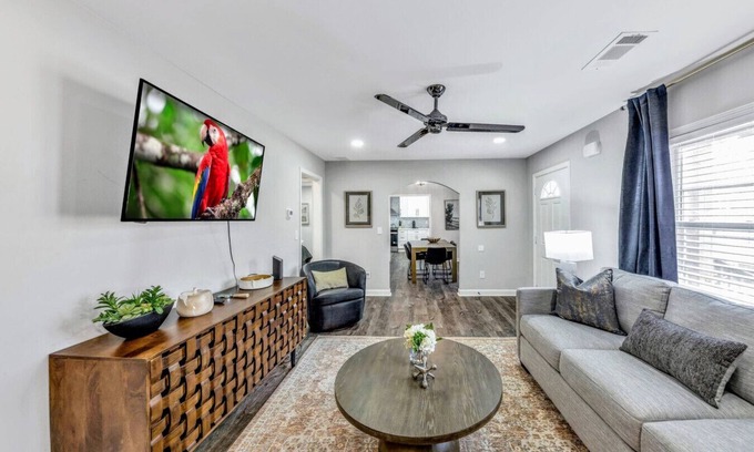 Austell Casa | Love Street Retreat|Immaculate Rebuild 4BR Private