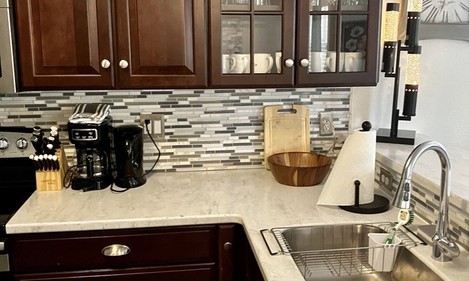 Glenwood Grove - North Iris Condominio | ❤Love This Home ! 2B/2B. Quiet Oasis. Fast Wi-Fi, Pet Friendly