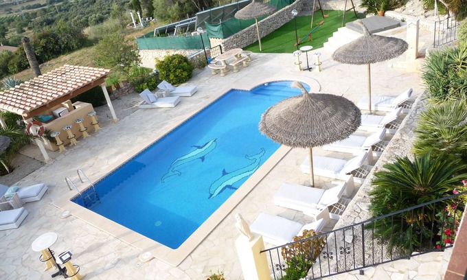 Sant Llorenc des Cardassar Casa | Lovely country house with solar heated pool, great sea views with free Wifi