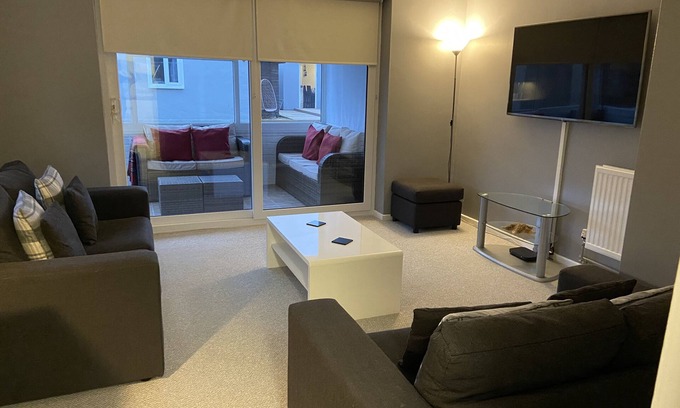 Hythe Apartamento | Lovely 1 Bedroom Ground Floor Apartment max 4 per