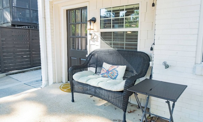Homewood Condominio | Lovely 1 bedroom! Near Samford, UAB & Downtown!