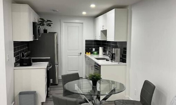 Calgary Casa | Lovely 1 bedroom Suite