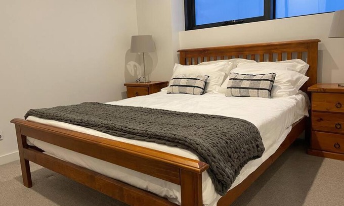 Moonee Ponds Apartamento | Lovely 1BD condo with free parking city view