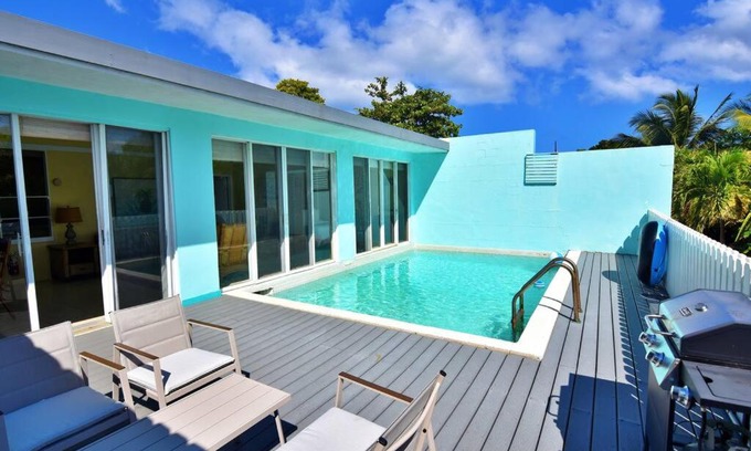 Red Hook Apartamento | Lovely 1BR condo with private pool @Sapphire Beach VIII