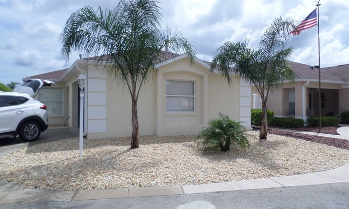 The Villages Casa | Lovely 2 Bed/ 2 Bath Courtyard Villa and great location!
