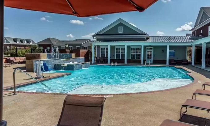 Collierville Apartamento | Lovely 2 Bedroom 2 Bath and 1 Car Garage with Pool