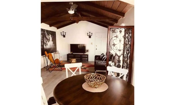 Upper Telegraph Apartamento | Lovely 2 bedroom apartment… home away from home 🏠