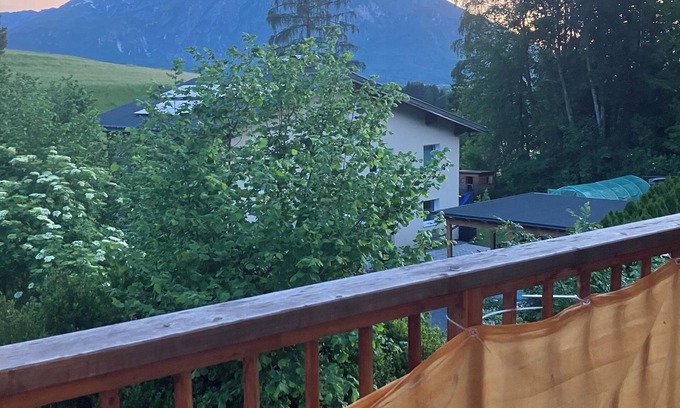 Puch bei Hallein Apartamento | Lovely 2-bedroom apartment with mountain view in picturesque Puch