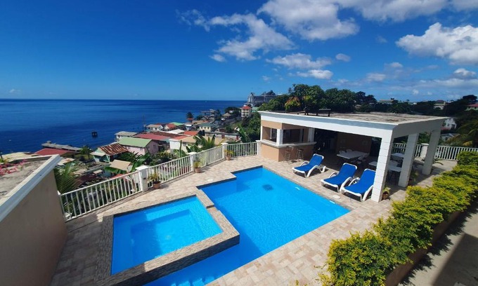 Newtown Apartamento | Lovely 2 Bedroom Apartment with shared pool