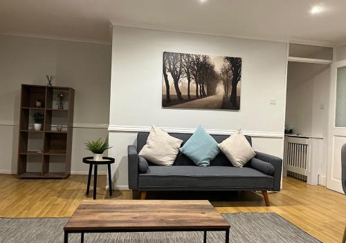 Custom House Apartamento | Lovely 2 bedroom apartment with parking space