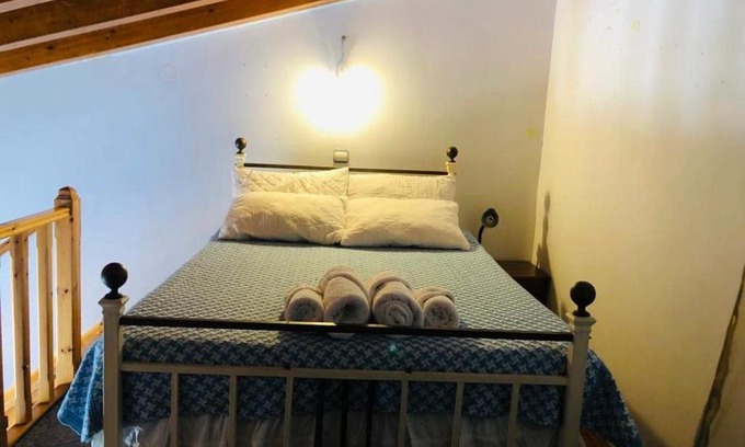 Corfu Town Apartamento | Lovely 2 bedroom condo in Corfu Anemomilos
