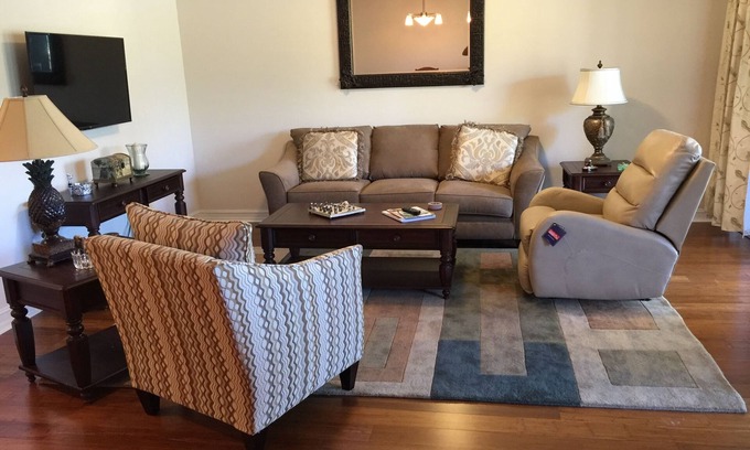Estero Condominio | Lovely 2-bedroom condo in Pelican Sound Golf and Country club , Estero Fl .
