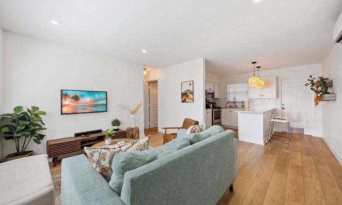 Central Naples Casa | Lovely 2-bedroom house with AC in Naples
