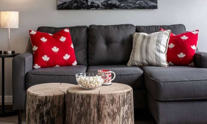 Colwood Casa | Lovely 2 bedroom suite steps from The beach