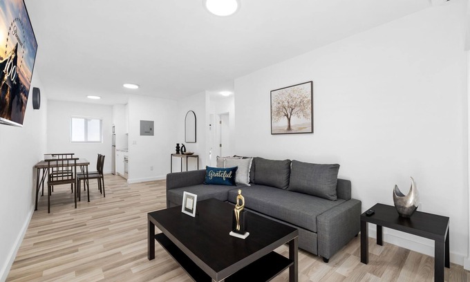East Little Havana Apartamento | Lovely 2BR, 10min Downtown.