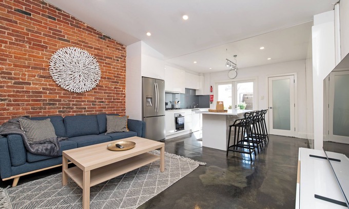 Norwood Casa | Lovely 2BR Home in Norwood - 3km from Adelaide - Wifi - Netflix - Private Courtyard