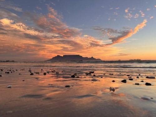 Blouberg Rise Apartamento | Lovely 3 bed home, 10 minute walk from the beach