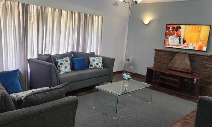 Harare Apartamento | Lovely 3 bed in Mount Pleasant - 2153