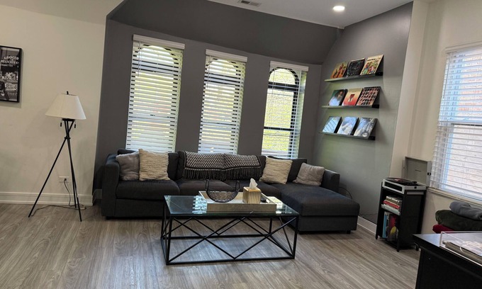Bronzeville Apartamento | Lovely 3-bedroom apartment in Bronzeville
