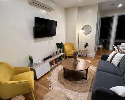 Williamsburg Apartamento | Lovely 3 bedroom apartment w/Balcony and BBQ Grill