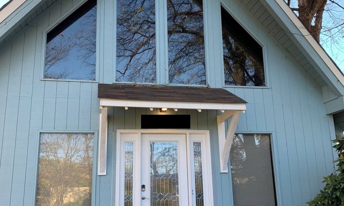Burlington Casa | Lovely 3-bedroom house with loft in Burlington