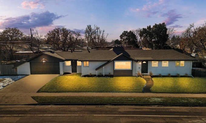 North Park Hill Casa | Lovely 3-bedroom house 5 minutes from Denver Zoo and 10 min from Downtown!