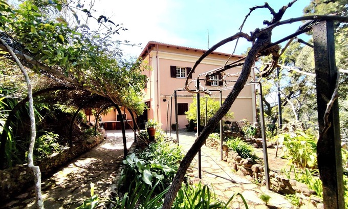 Bindua Apartamento | Lovely 3-bedroom sea view with garden