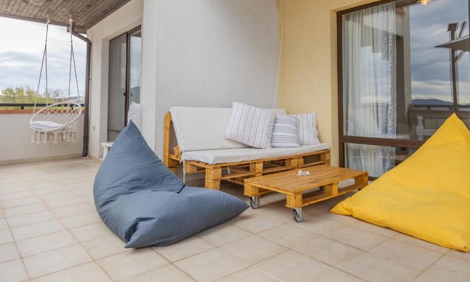 Chernomorets Apartamento | Lovely 3BD flat with PARKING and SEA VIEW by Flаt Manаger