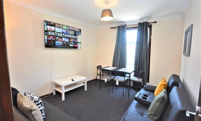Leabridge Apartamento | Lovely 3bedroom Apartment London