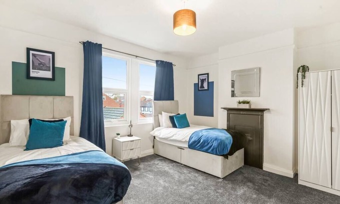 Pontefract Casa | Lovely 4 Bed House in Yorkshire - Football Table