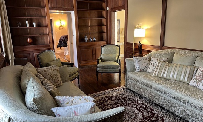 Owings Mills Casa | Lovely 4-bedroom estate in brilliant Owings Mills 23 miles from John Hopkins