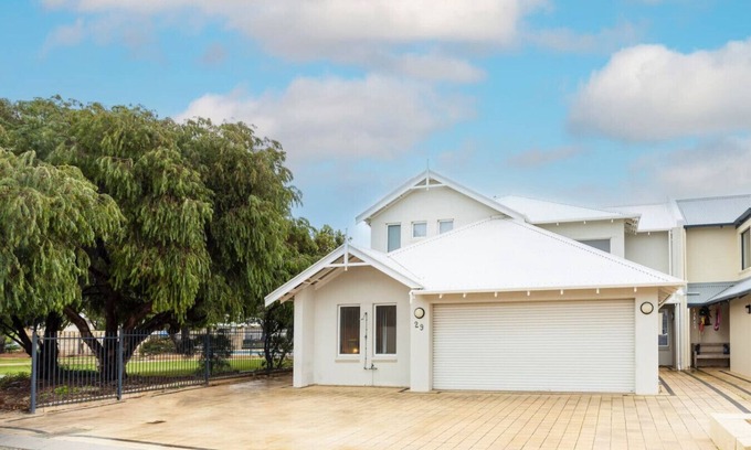 Ledge Point Villa | Lovely 4 bedroom home with resort amenities
