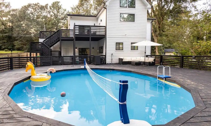 Candler-McAfee Casa | Lovely 4-bedroom house with Pool in Decatur