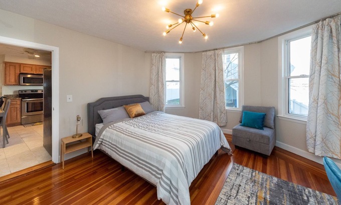 Malden Casa | Lovely 4-bedroom near Boston with WFH setup